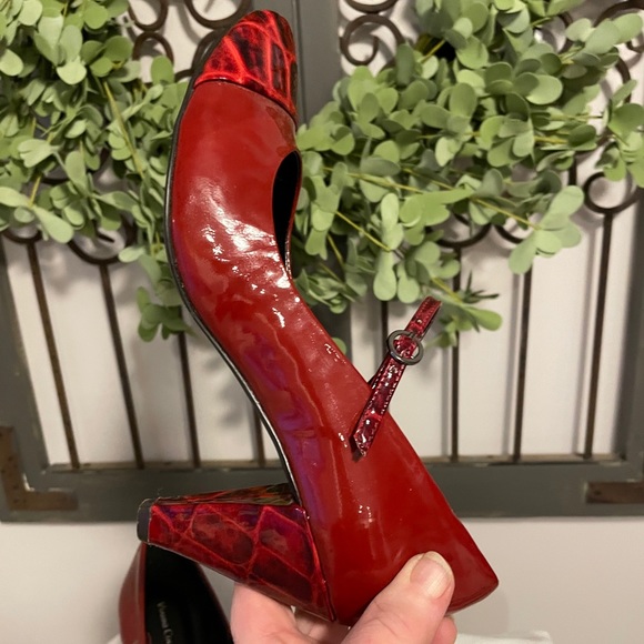Vianne healed shoes, like new. - Picture 4 of 7